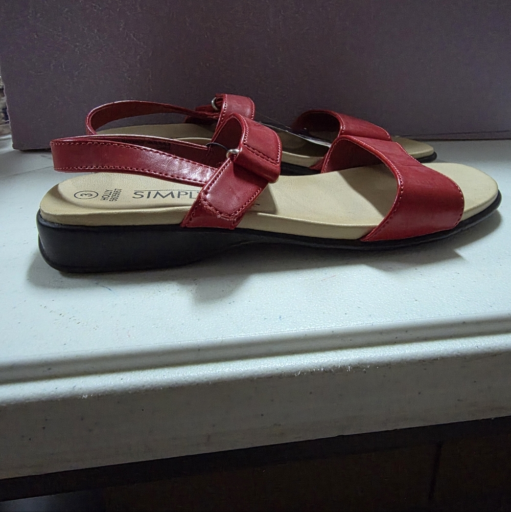 Simply Basic Holly Red Flat Sandals Women's Size 3 Adjustable Strap‎ - Picture 6 of 6